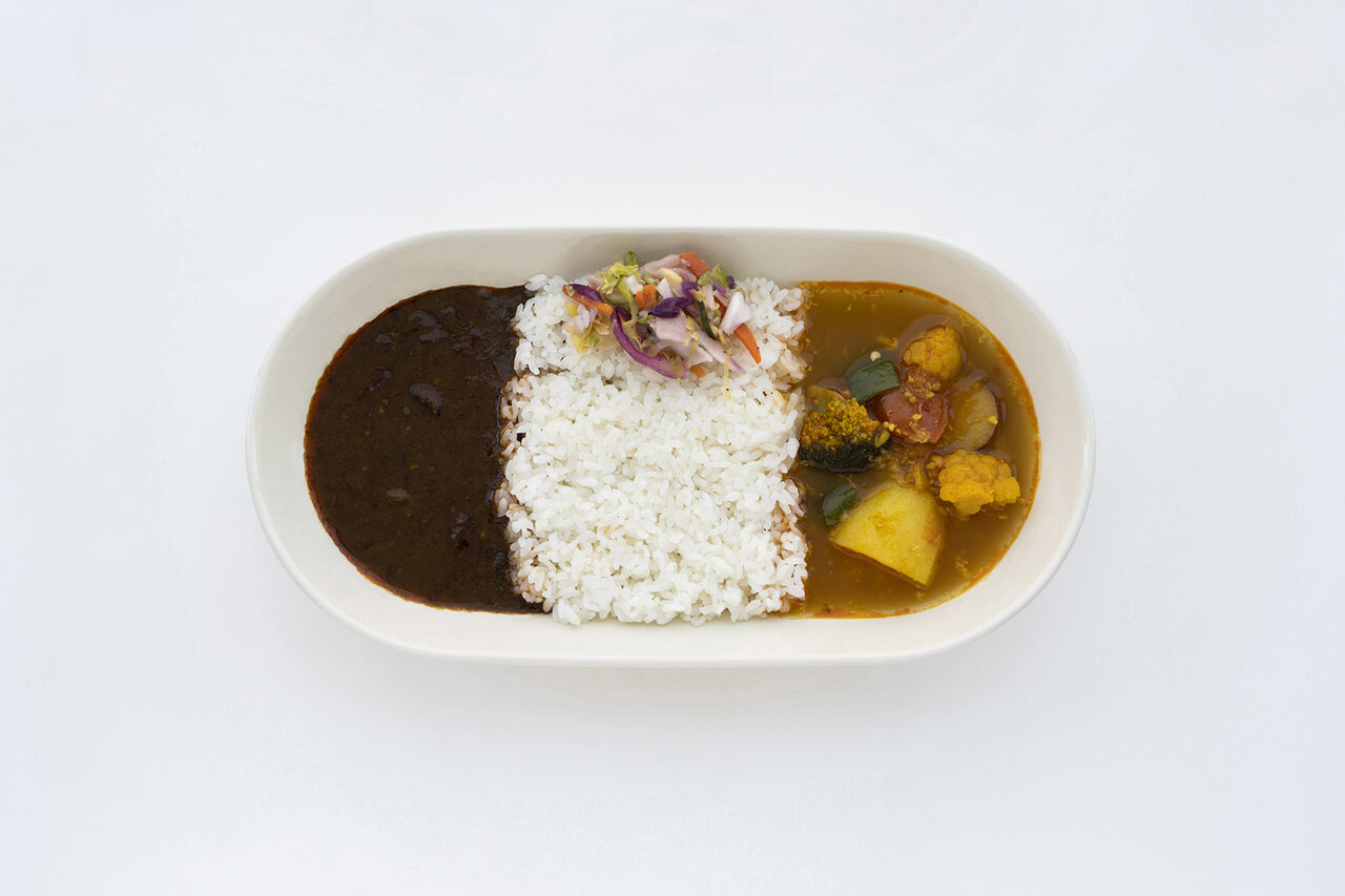 8名のプロダクトデザイナーを起用した波佐見焼のカレー皿をリリース|zen to