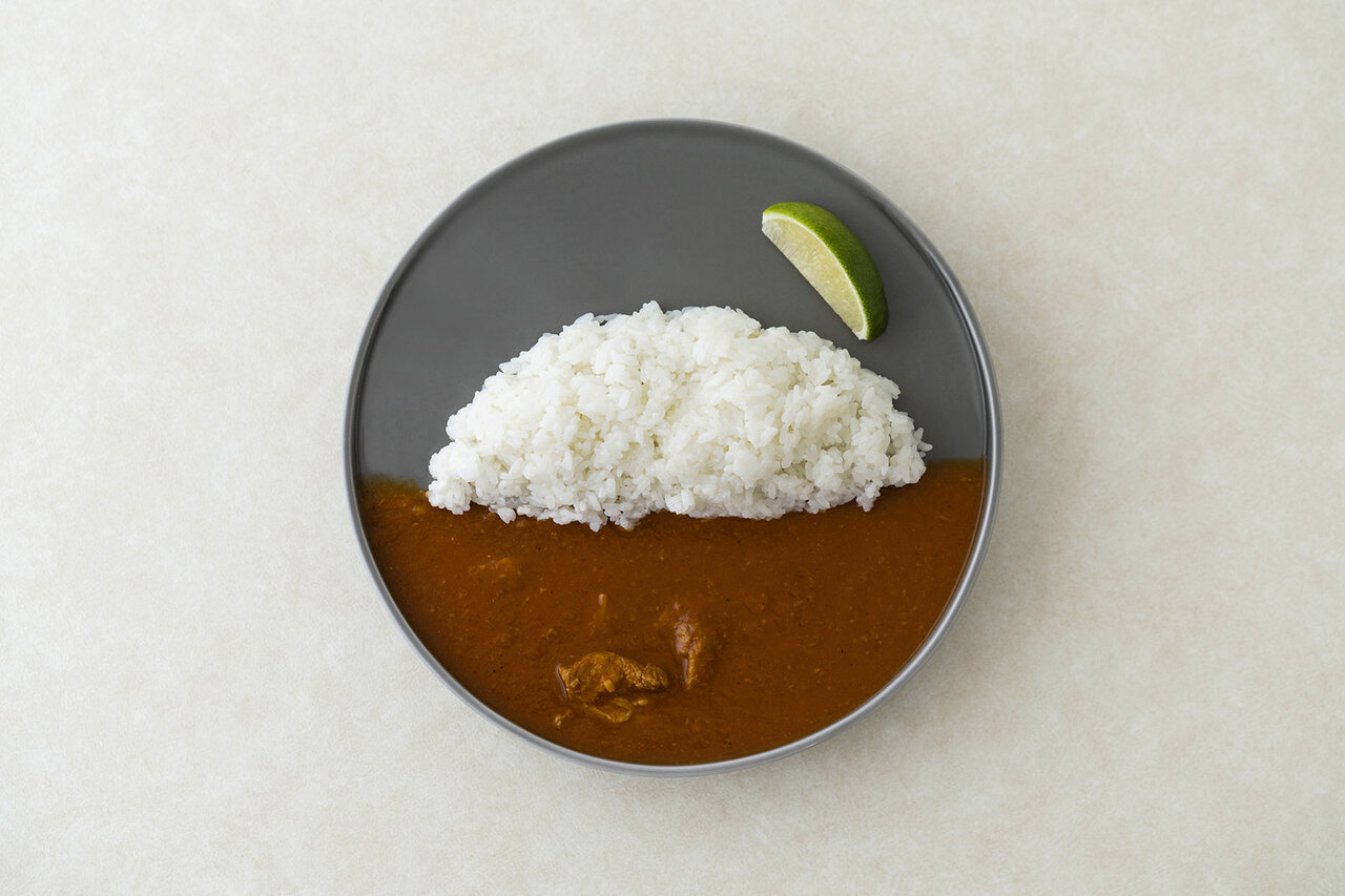 8名のプロダクトデザイナーを起用した波佐見焼のカレー皿をリリース|zen to