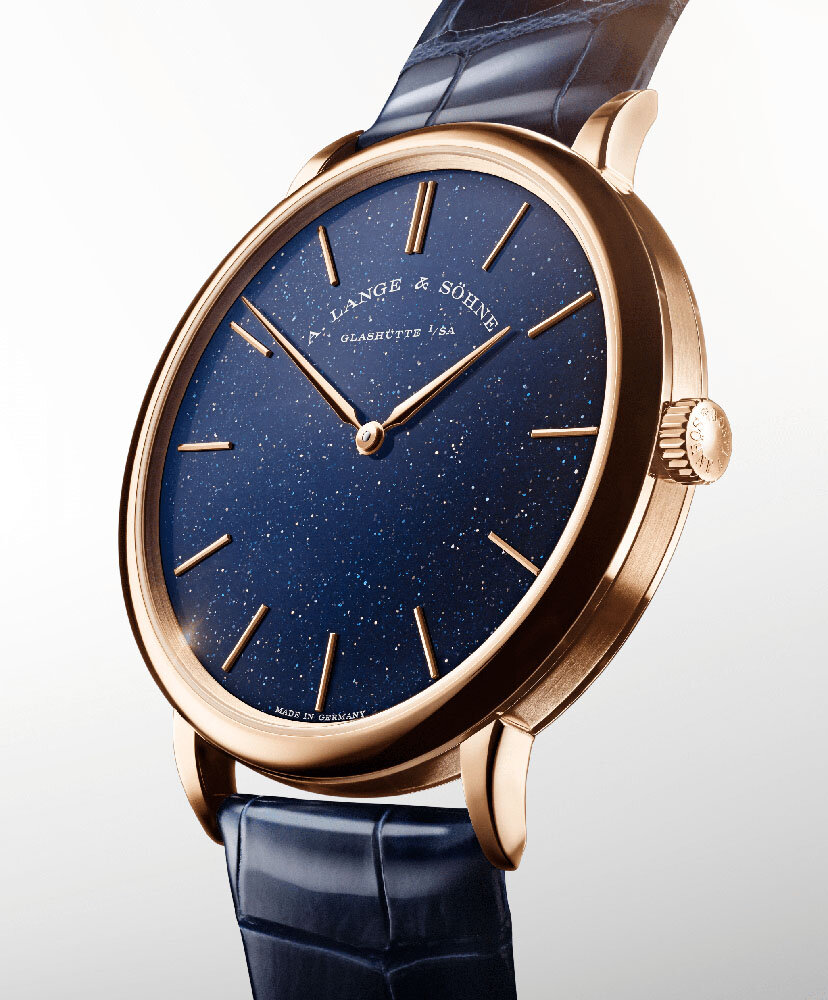 ゴールドストーンが煌くダイアルを搭載した「サクソニア・フラッハ」|A. LANGE & SÖHNE