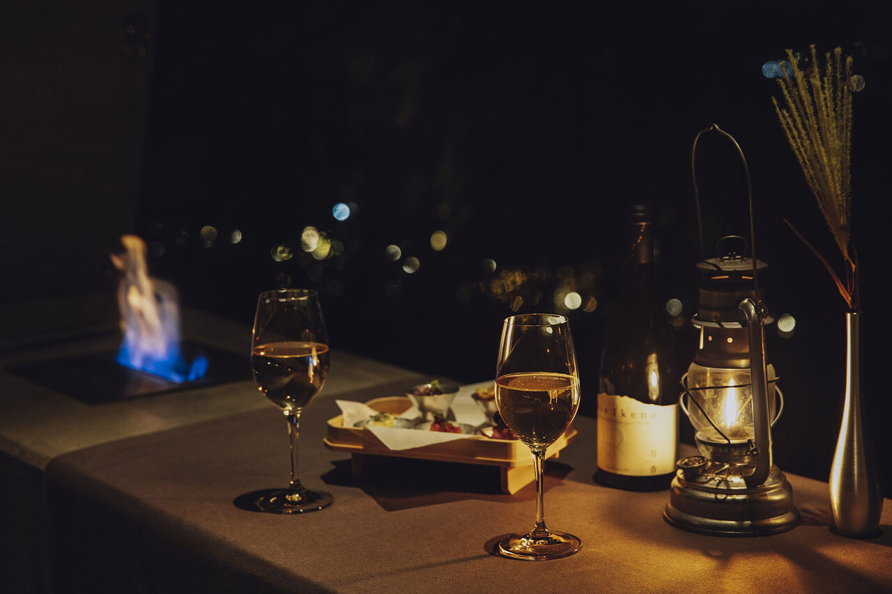 旬の味覚とワインで秋の夜長を優雅に過ごす「グラマラス月光ディナー」｜TRAVEL