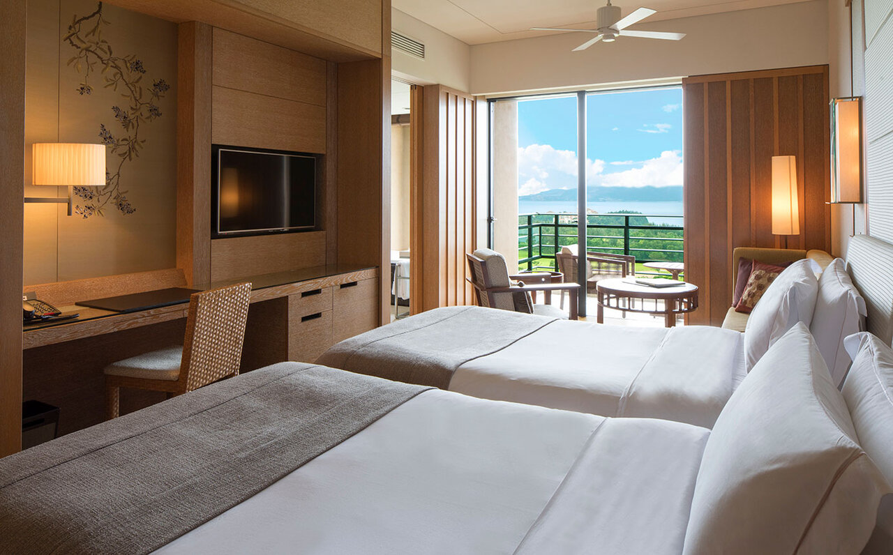 クラブラウンジを新設！「ザ・リッツ・カールトン沖縄」の実力やいかに!?｜TRAVEL