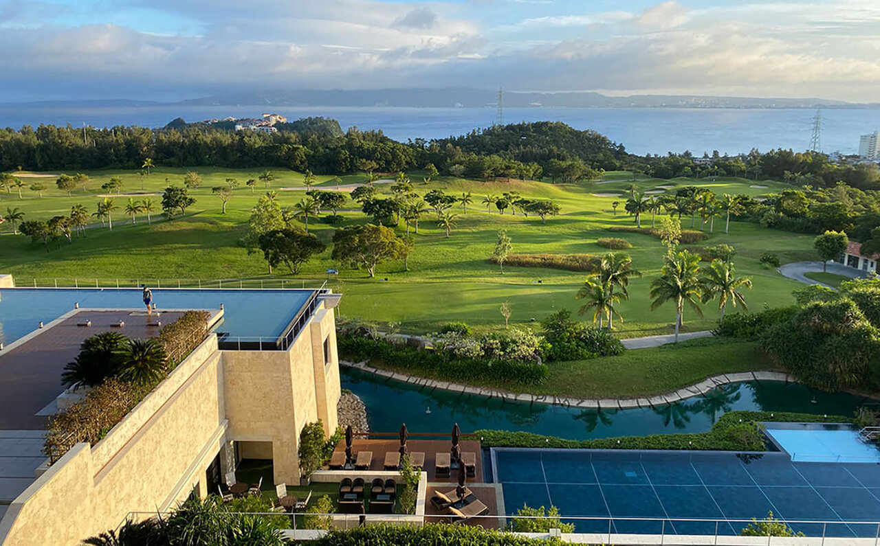 クラブラウンジを新設！「ザ・リッツ・カールトン沖縄」の実力やいかに!?｜TRAVEL