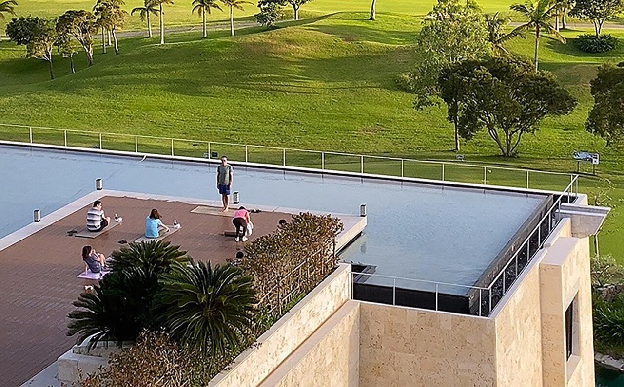 クラブラウンジを新設！「ザ・リッツ・カールトン沖縄」の実力やいかに!?｜TRAVEL