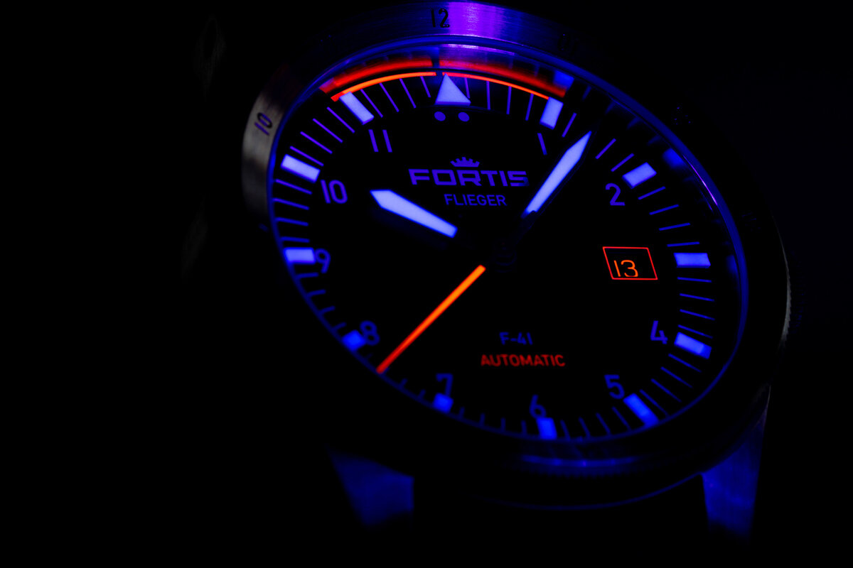 素材の持続可能性に着目した2021年新作「フリーガー ミッドナイトブルー」｜FORTIS