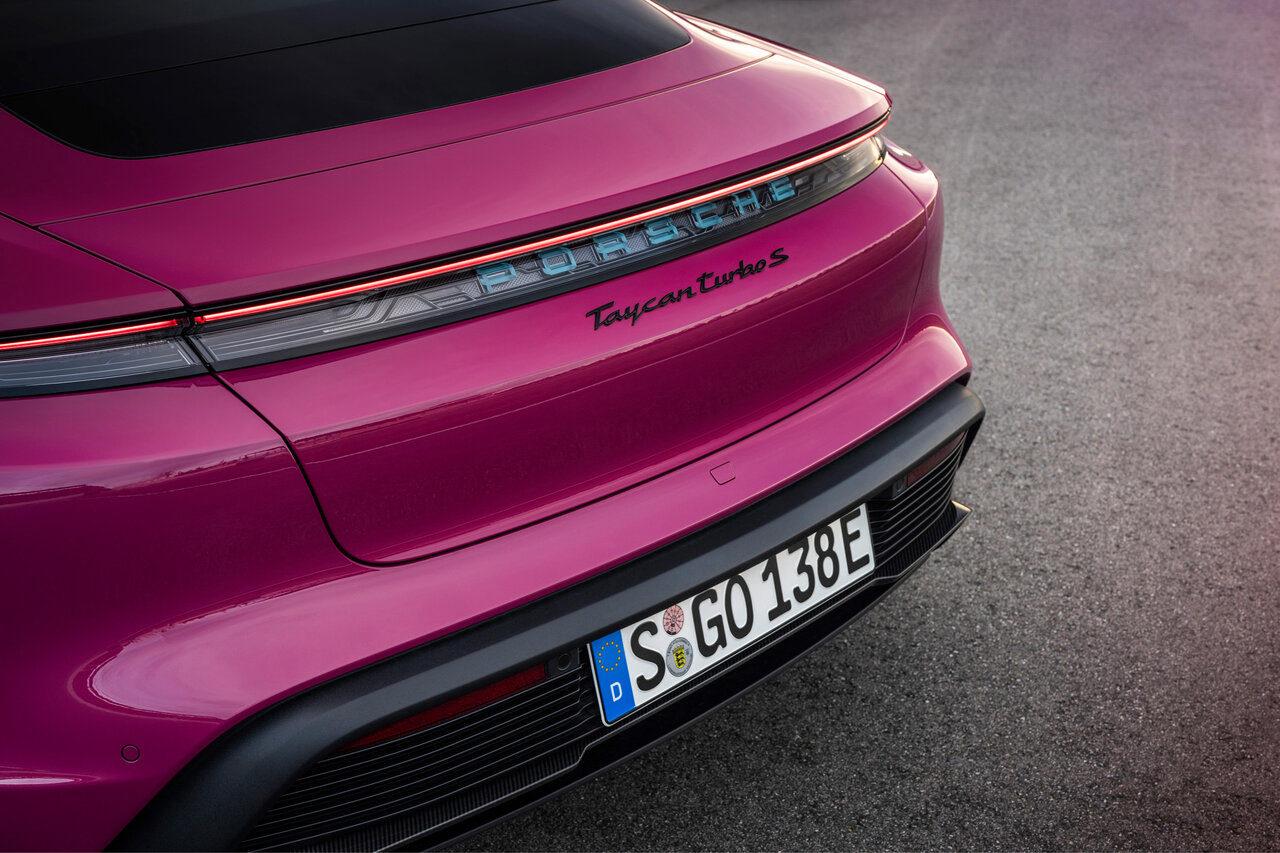 ポルシェ、アップデートしたタイカン2022年モデルを発表|Porsche