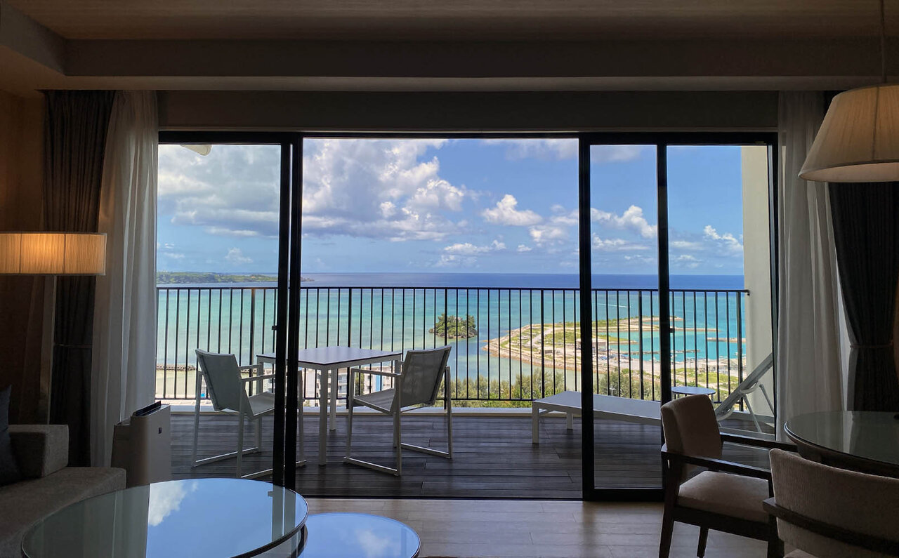 全室オーシャンビュー&スイート! 「HIYORIオーシャンリゾート沖縄」で快適&極楽ワーケーションの提案|TRAVEL