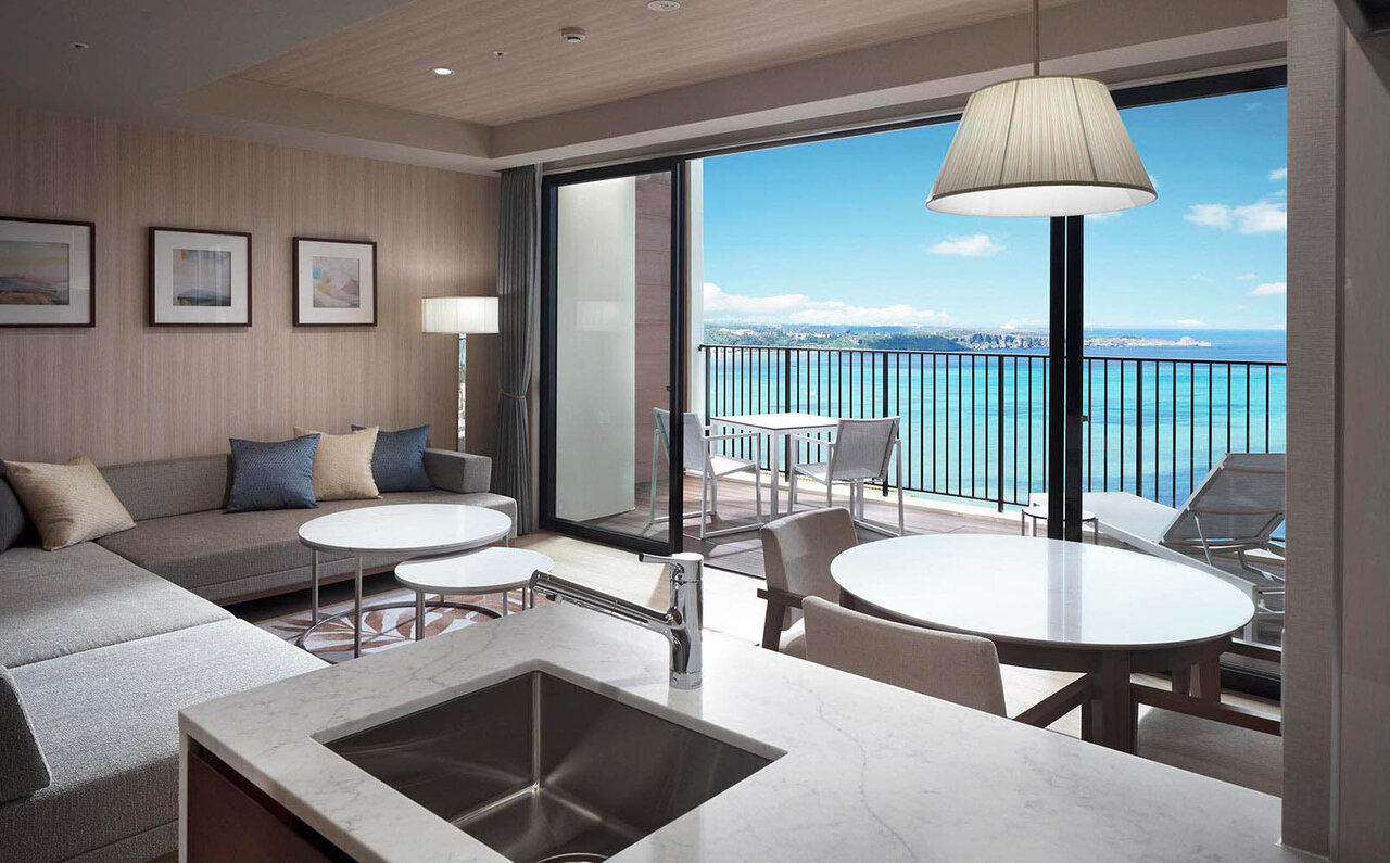 全室オーシャンビュー&スイート! 「HIYORIオーシャンリゾート沖縄」で快適&極楽ワーケーションの提案|TRAVEL