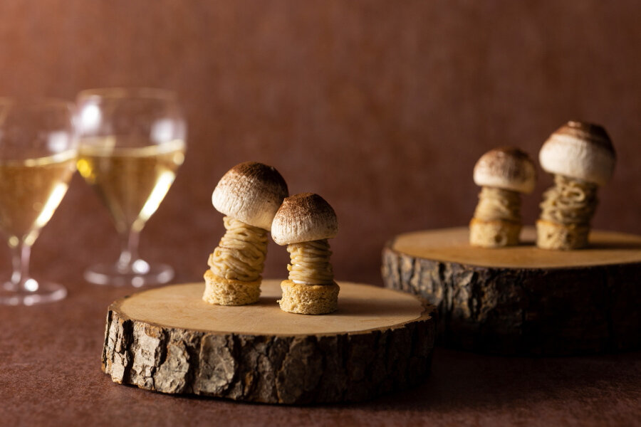 秋、この時期だけの極上贅沢。星のや軽井沢の「松茸とシャンパーニュを堪能する優雅なひととき」|TRAVEL