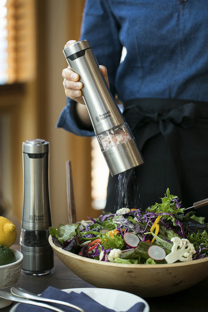 挽きたて胡椒の立ち上るような香りで料理を一気にランクアップさせる“美しい電動ミル”｜Russell Hobbs
