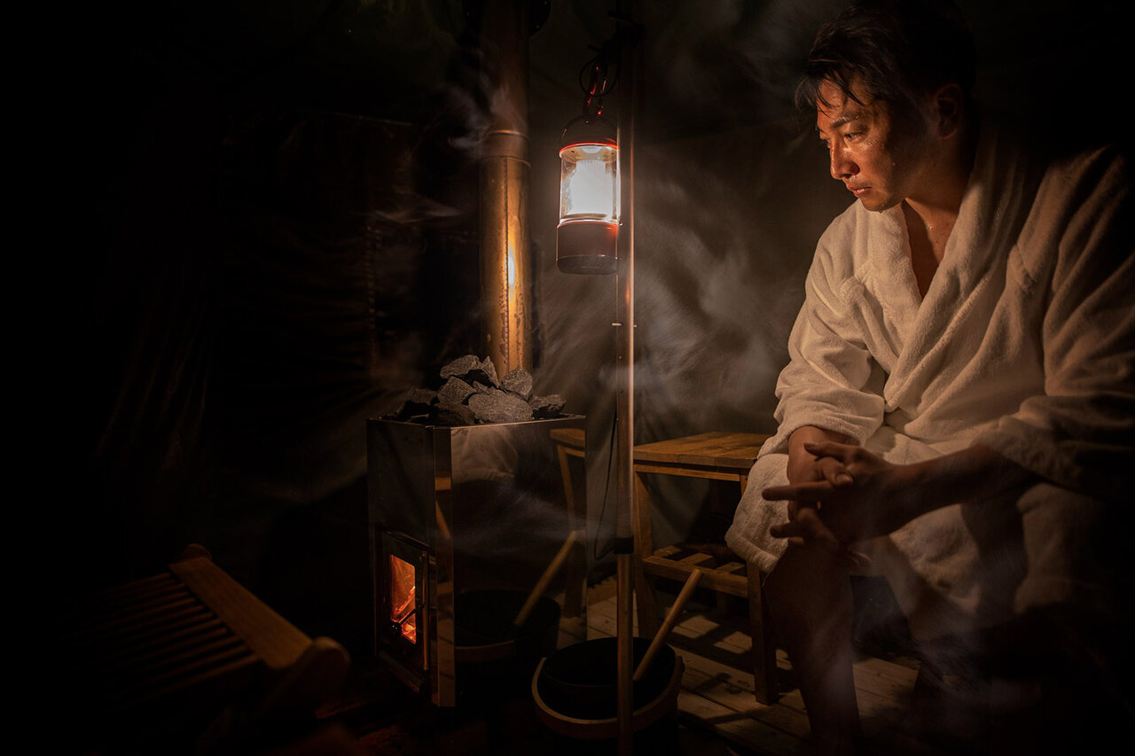 「星のや軽井沢」が、浅間山を望む高台で景色とサウナを満喫する 「冬の寒暁(かんぎょう)サウナ」を実施|TRAVEL