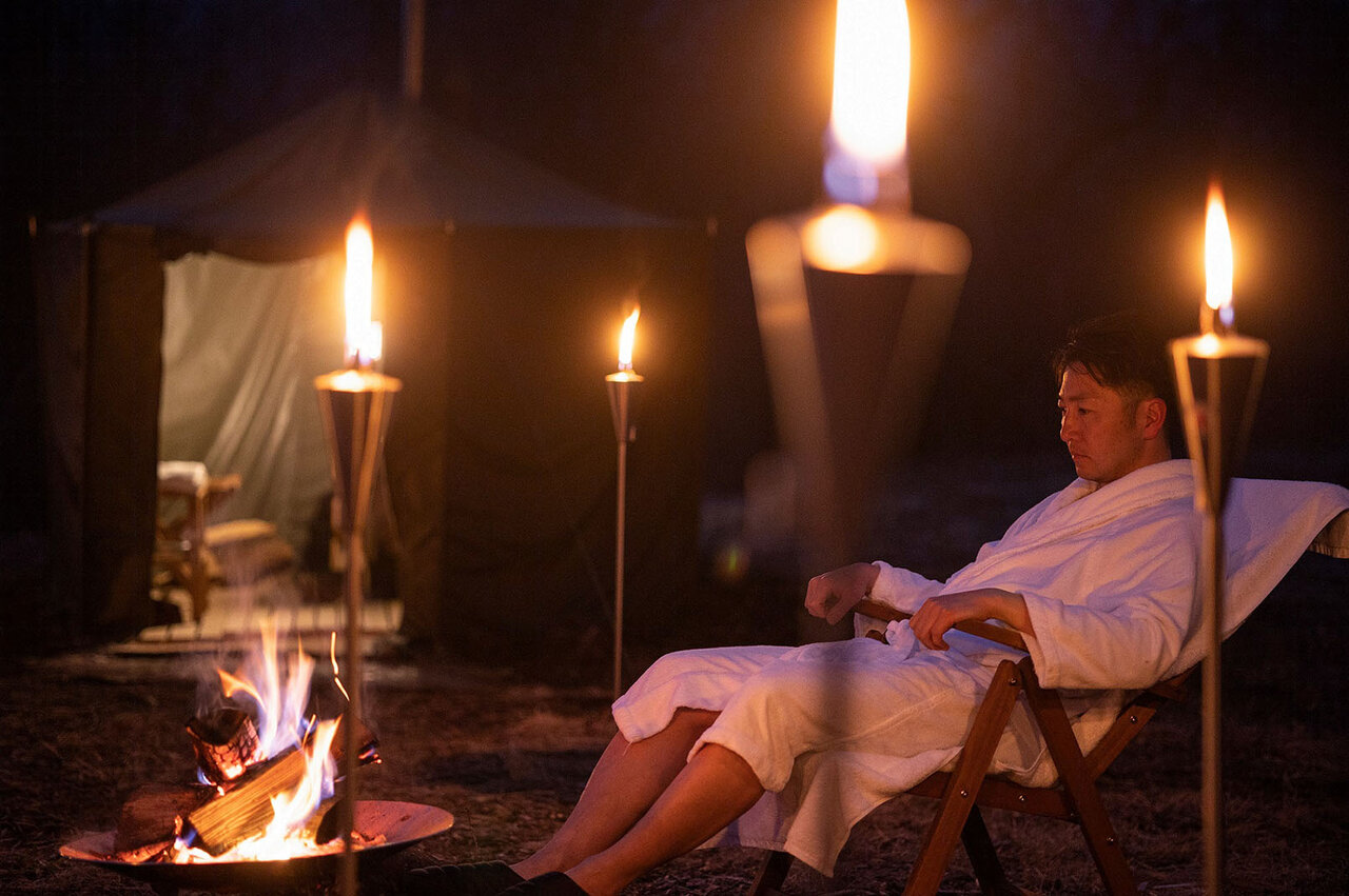 「星のや軽井沢」が、浅間山を望む高台で景色とサウナを満喫する 「冬の寒暁(かんぎょう)サウナ」を実施|TRAVEL