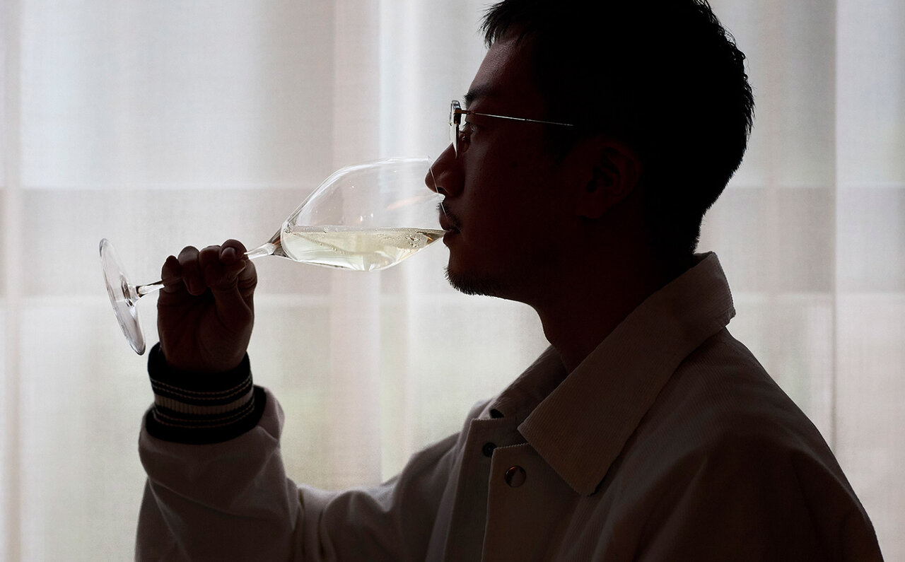 かつてない泡酒の魅力と出合う「深星」｜SAKE HUNDRED