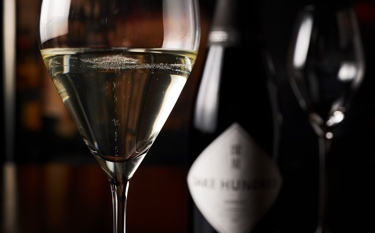 かつてない泡酒の魅力と出合う「深星」｜SAKE HUNDRED