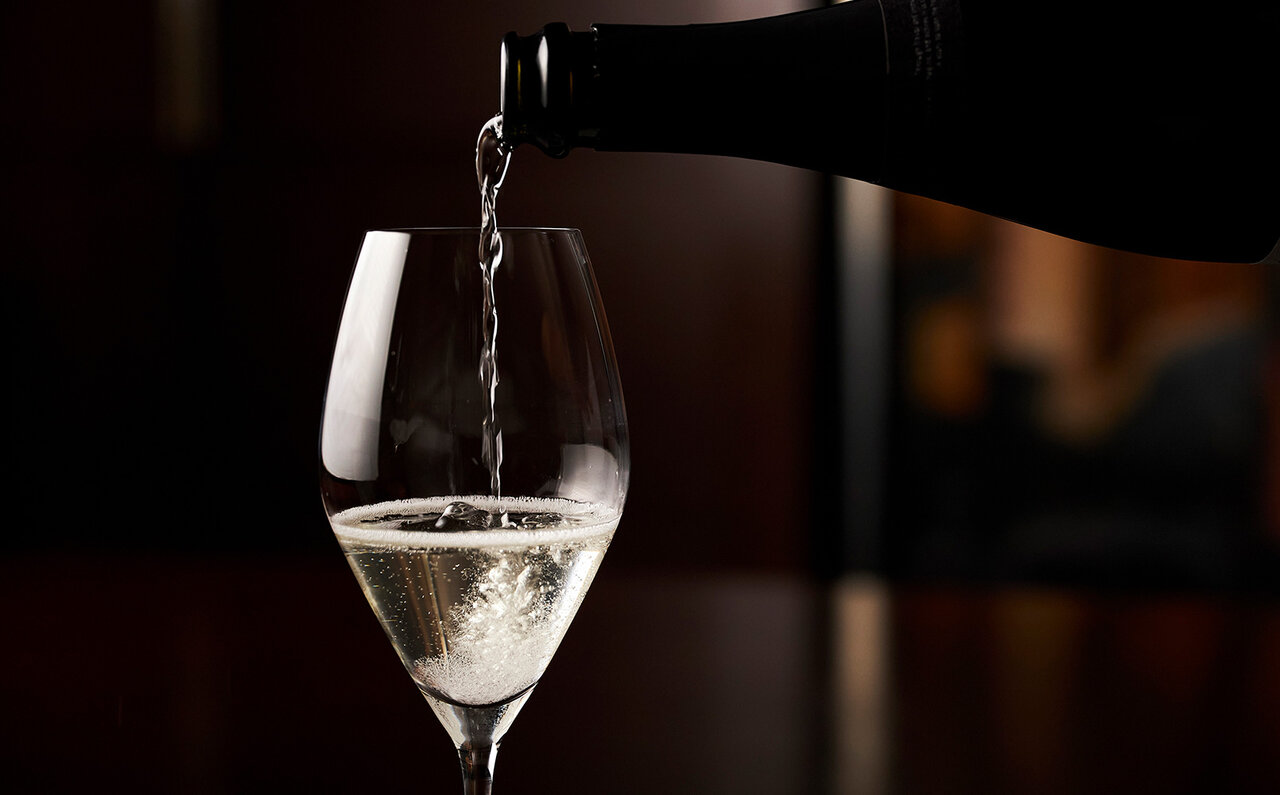 かつてない泡酒の魅力と出合う「深星」｜SAKE HUNDRED