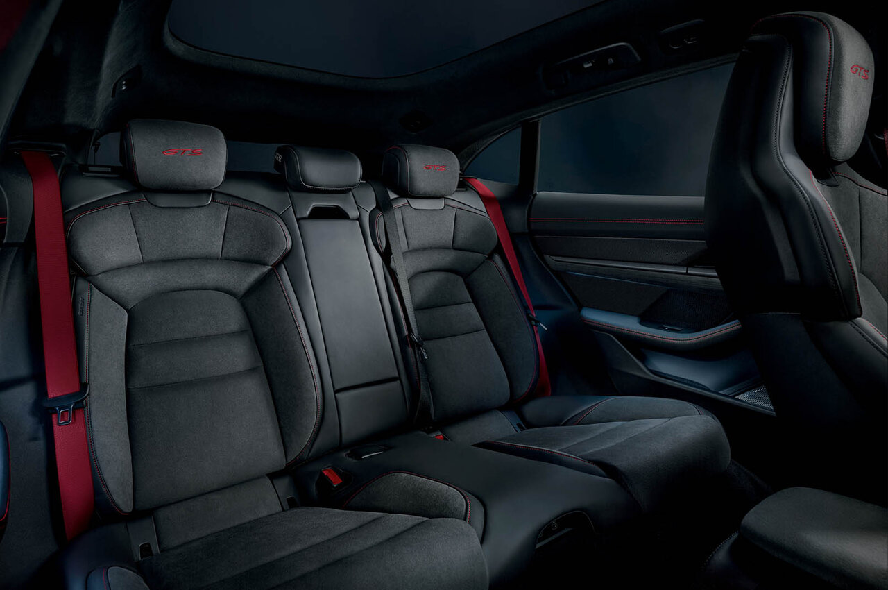 タイカンに初めて航続距離500kmの壁を破るグランツーリスモスポーツモデルが誕生｜Porsche