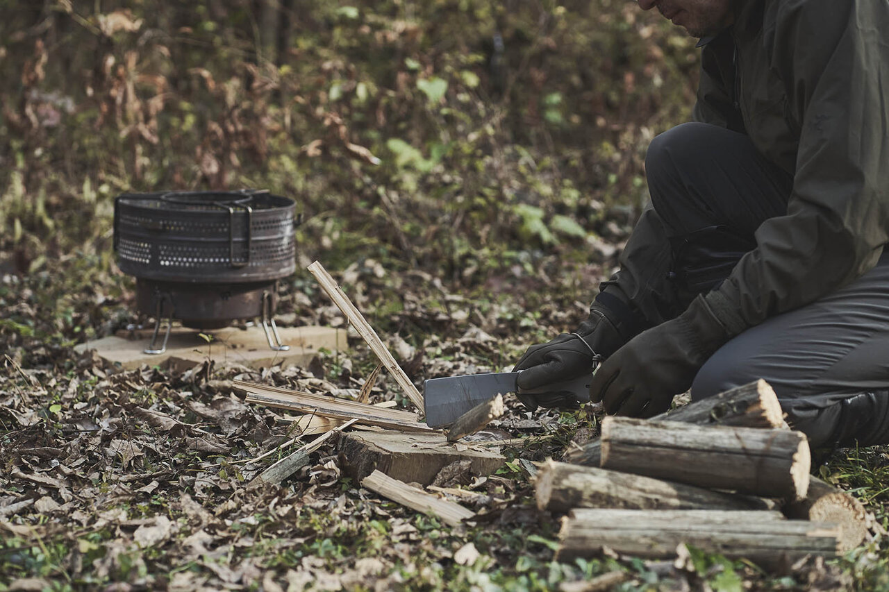 デザイナーの熊野亘氏と共にアウトドアシーンに最適な鉈を開発｜Nicetime Mountain Gallery