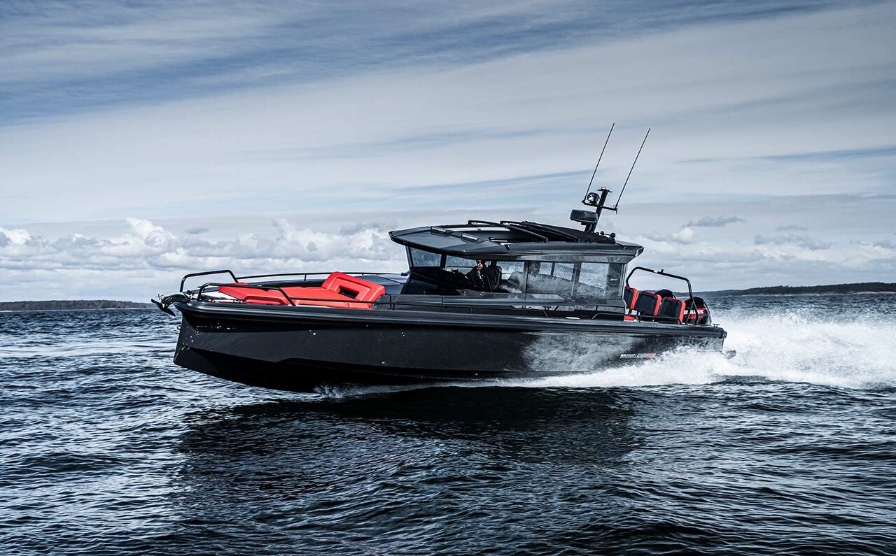 パネライとブラバスが初コラボ! パネライ サブマーシブル S ブラバス Black Ops エディション|PANERAI