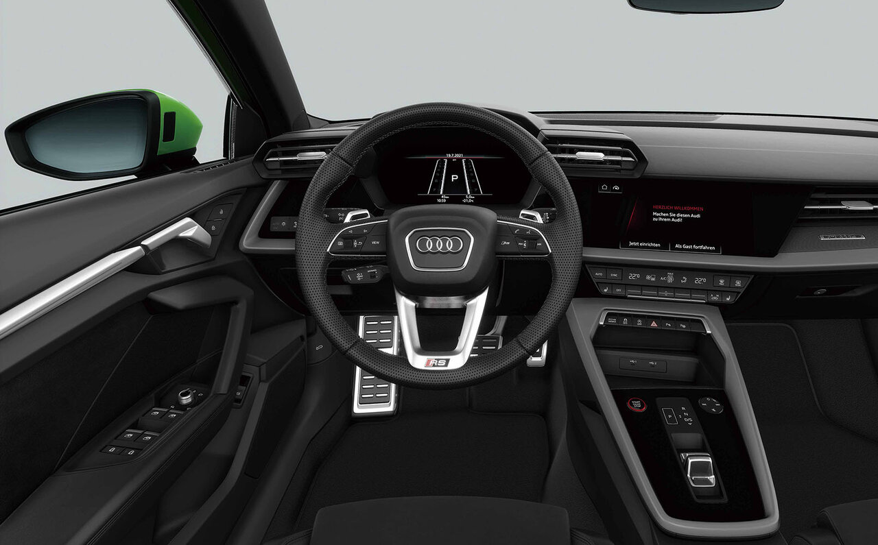 アウディRS 3が4年ぶりのフルモデルチェンジ　発表を記念した1stエディションも50台限定で導入｜Audi