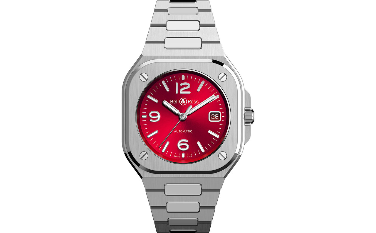 アクセントレッドで、腕元に圧倒的な第一印象を獲得する99本のレアモデル｜Bell & Ross