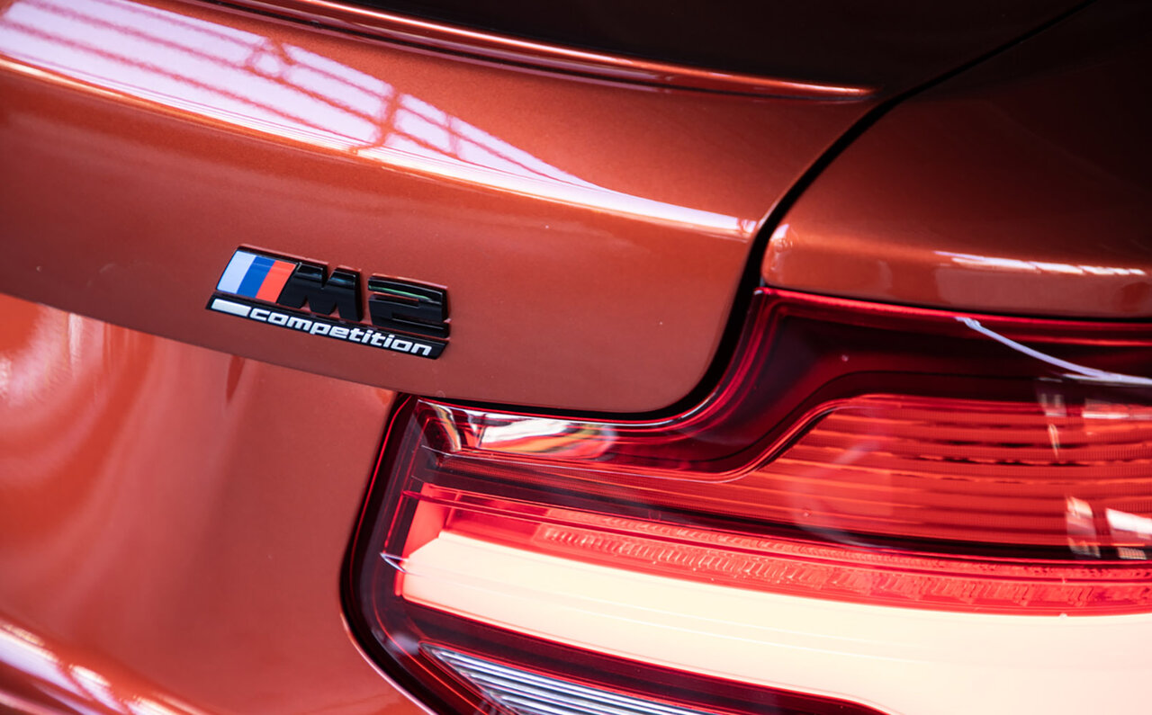 BMW M2に試乗──繊細にチューニングされたレースカーを思わせる走りが魅力｜BMW