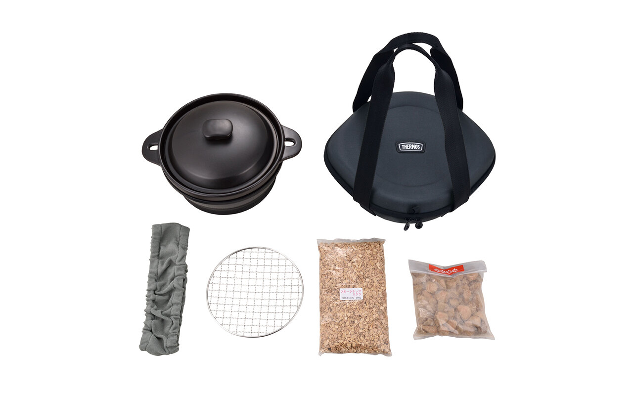 これ、アウトドアだけではもったいない！　ほったらかしで“燻製”ができるイージースモーカー｜THERMOS