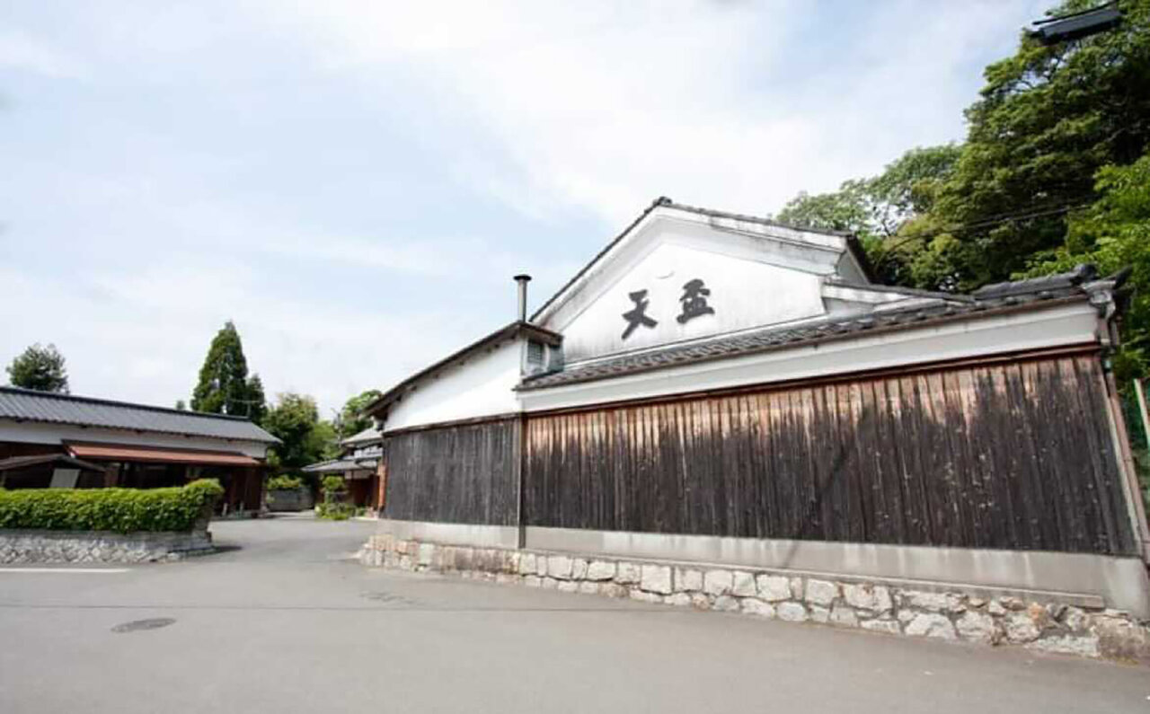 焼酎を世界に誇る蒸留酒へ。新たな可能性を切り開く、471本のみの金字塔モデルが誕生|SHOCHU X