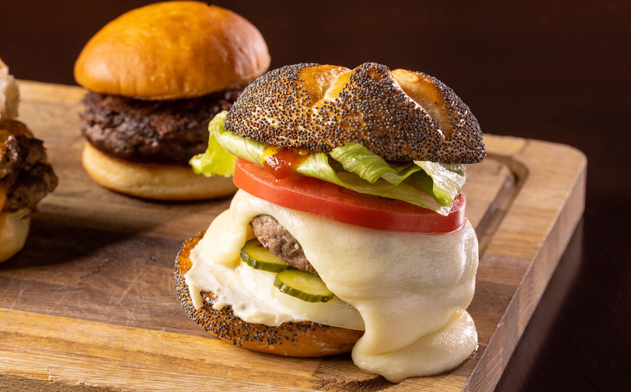 これが原点。ハンバーガー誕生初期の5種類を再現「テイスト オブ アメリカ」｜GRAND HYATT TOKYO