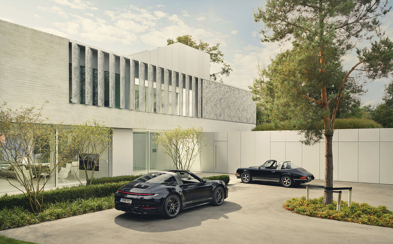 ポルシェデザインの50周年を祝う911タルガ4GTSの限定モデルが登場|Porsche