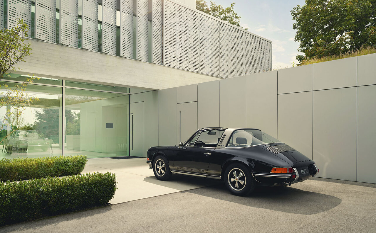 ポルシェデザインの50周年を祝う911タルガ4GTSの限定モデルが登場|Porsche