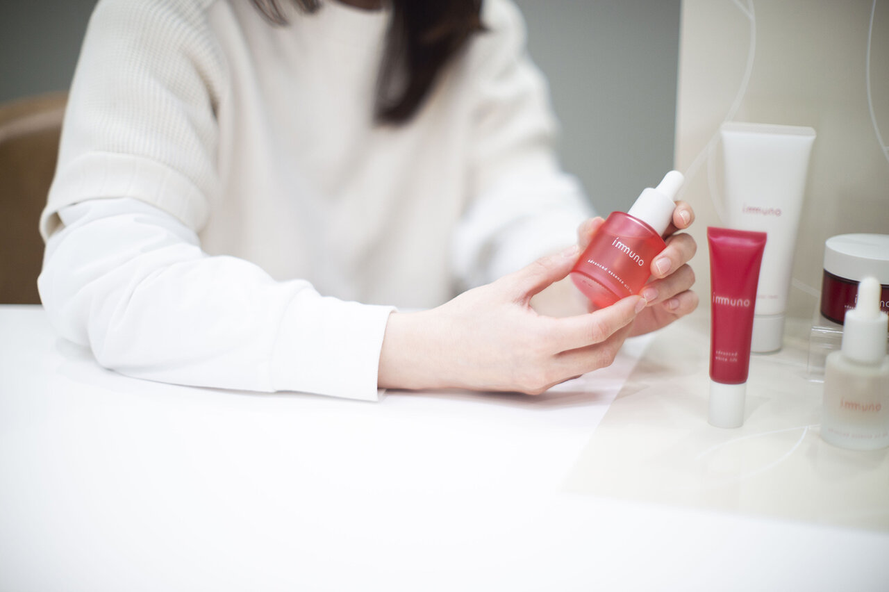 【後編】原料の原料がアルコールを含んでいたら アルコールフリーではない。 由来を徹底的に調べてこその原料表示にこだわる。