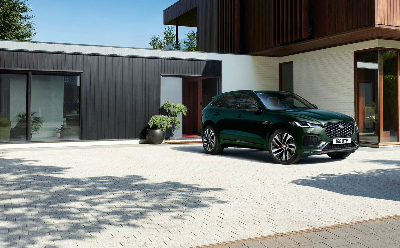 ジャガー Fペイスにスペシャルなカラーをまとう2種類の特別仕様車が登場｜Jaguar Land Rover