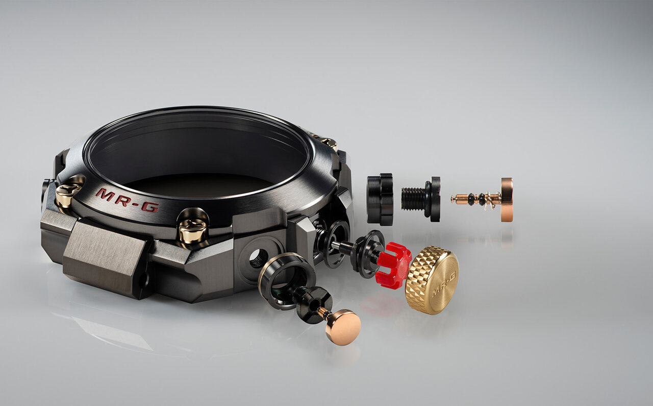 戦国武将の“赤備え”からインスピレーションを得て、強さと上質さを具現したMR-G新作3モデル|G-SHOCK