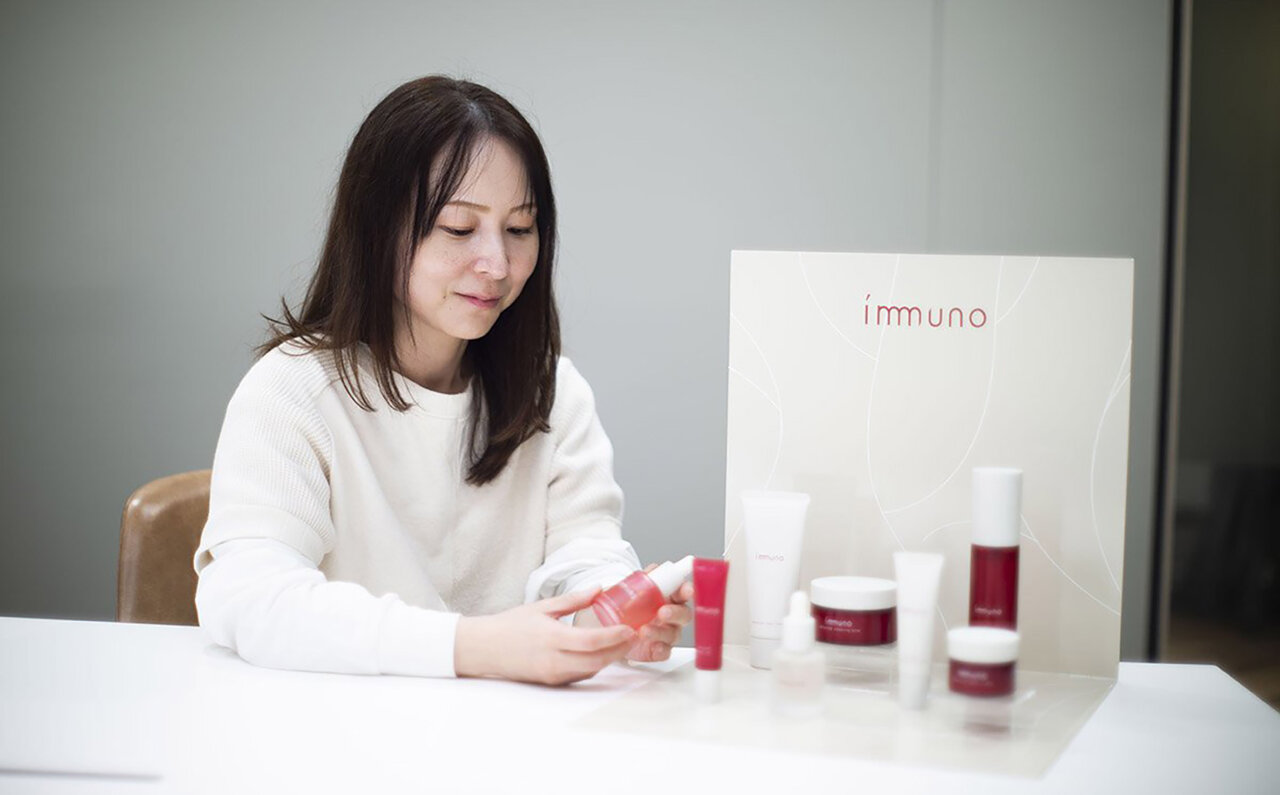 原料の原料まで遡及し、工場の背景にまで目を向ける 徹底して肌と地球の環境にこだわる「immuno」前編