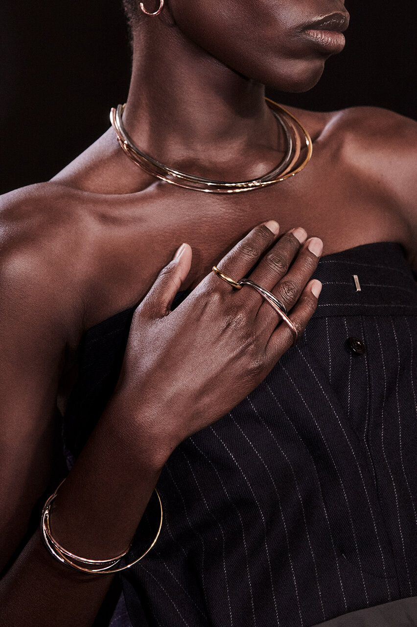 カルティエとsacaiの阿部千登勢による限定コレクションが2022年夏に先行発売｜CARTIER