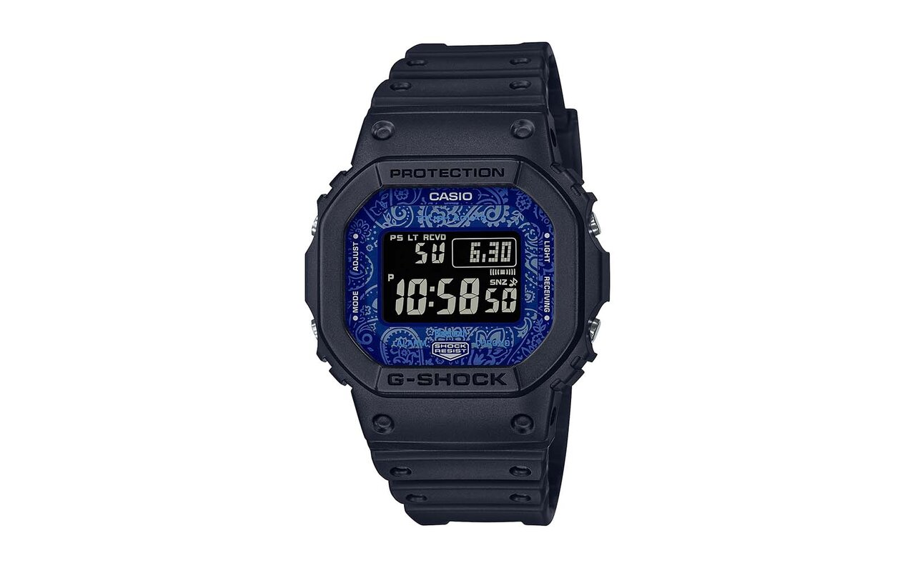 ストリートファッションにもぴったり。G-SHOCKに新作「ブルーペイズリー柄」シリーズ4機種が登場｜G-SHOCK