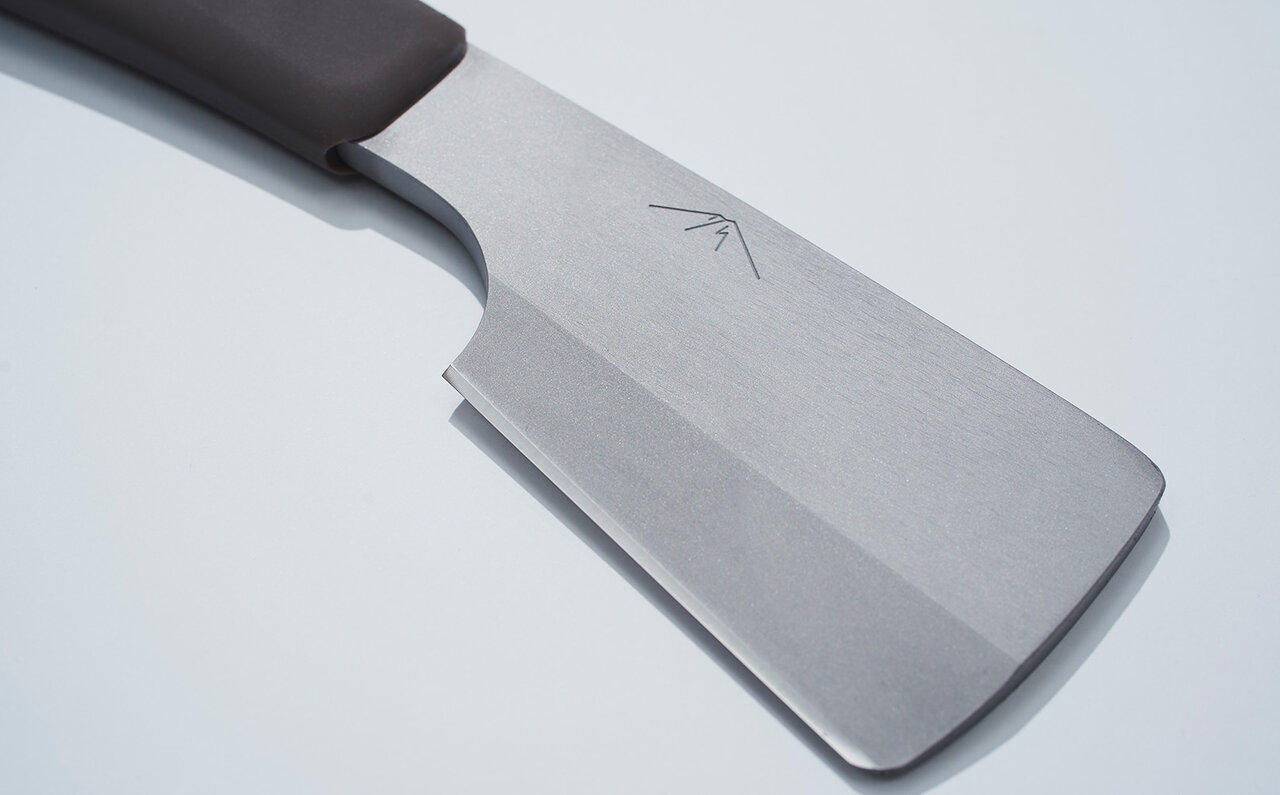 より細かな作業や持ち運びに。熊野亘氏がデザインした鉈がコンパクトサイズに｜Nicetime Mountain Gallery