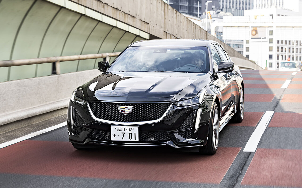 注目のクリエイターがキャデラックとともに過ごす一日──CT5 × インテリアスタイリスト窪川勝哉 & トラベルジャーナリスト 飯嶌寿子編|Cadillac