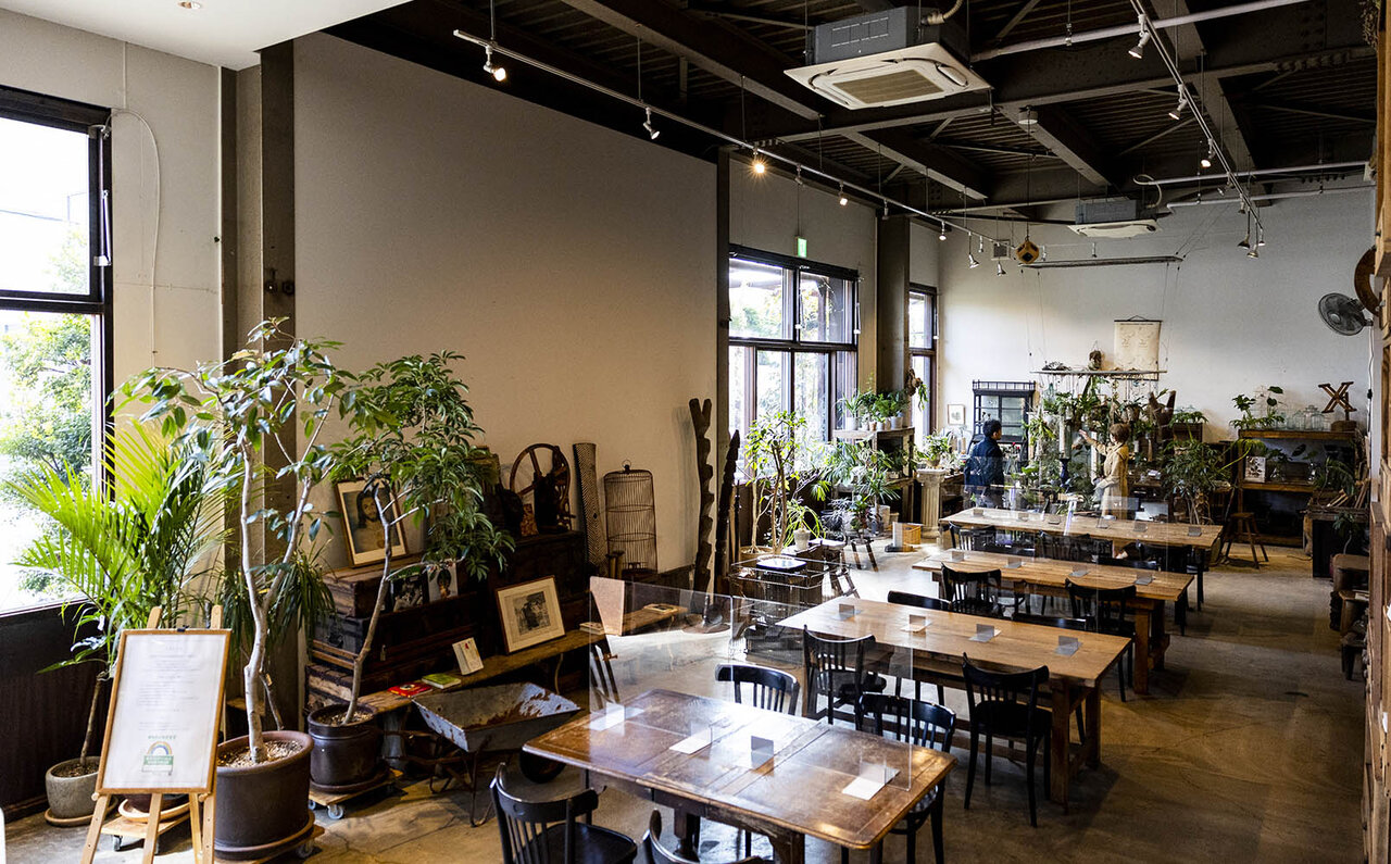 注目のクリエイターがキャデラックとともに過ごす一日──CT5 × インテリアスタイリスト窪川勝哉 & トラベルジャーナリスト 飯嶌寿子編|Cadillac