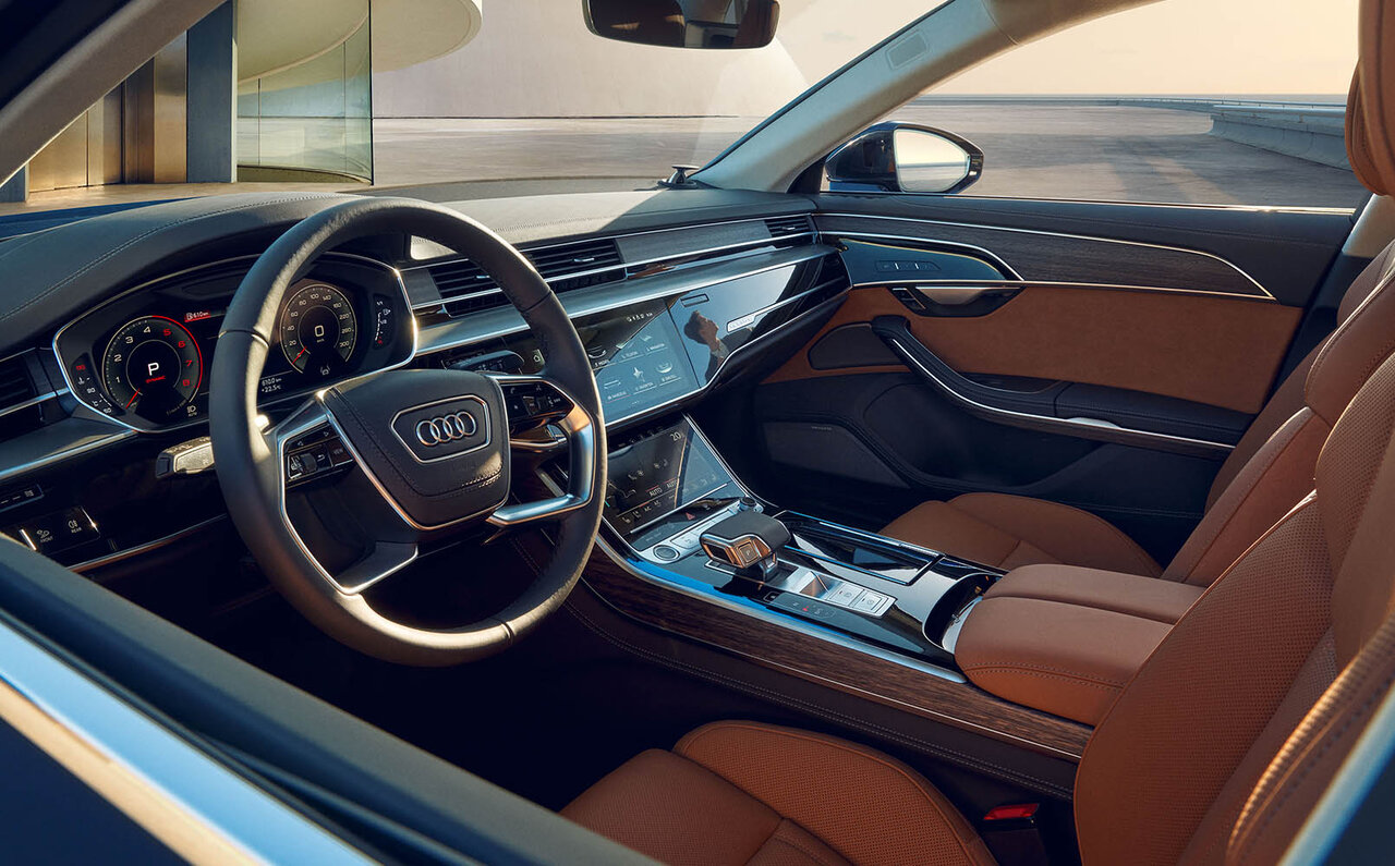 大幅なアップデートを果たしたアウディA8が登場|Audi