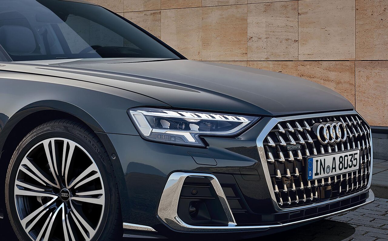 大幅なアップデートを果たしたアウディA8が登場|Audi