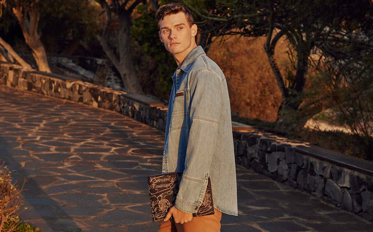 ベルルッティから新たな素材「スクリット アラベスク」を使用したバッグが登場｜BERLUTI