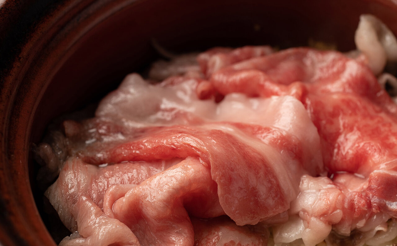 日本酒LOVER必見! 復活酒蔵併設の個性派宿で一夜を過ごす、唯一無二の体験「BYAKU Narai」|TRAVEL