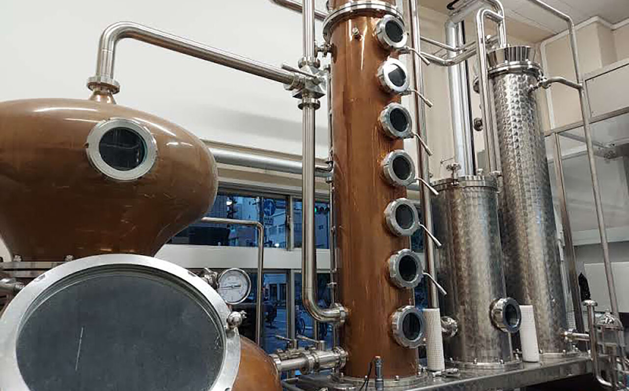 酒粕がクラフトジンに。サステナブルを実現する東京リバーサイド蒸溜所|EAT