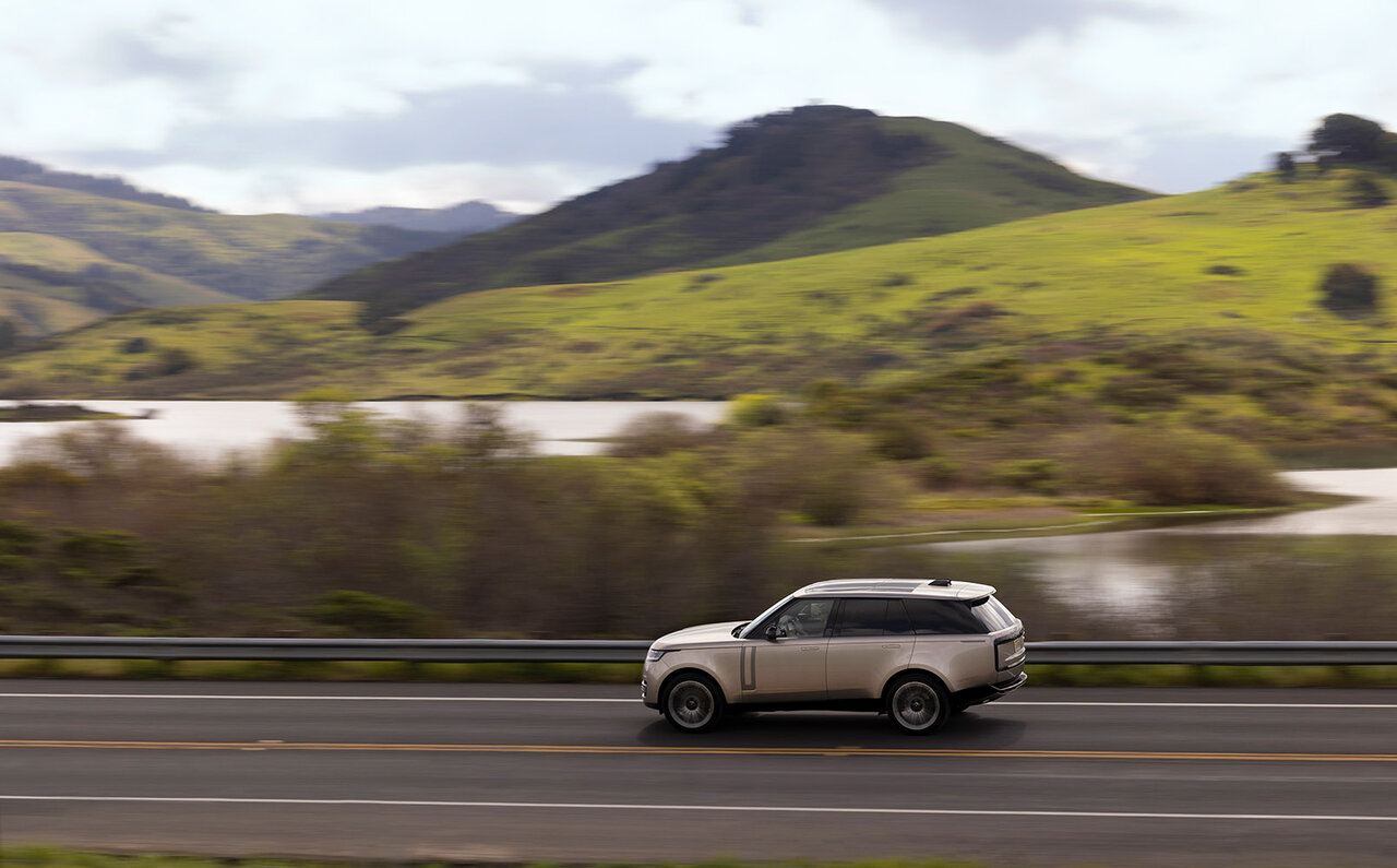 新型レンジローバーに試乗──まさに世界一ぜいたくなSUVといえる出来映え｜Land Rover