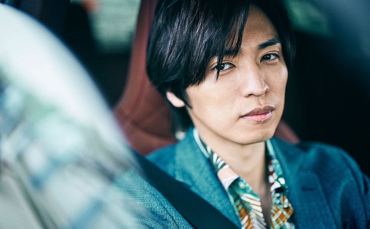 俳優 桐山漣、BMWのフラッグシップBEV「iX」を堪能する|BMW