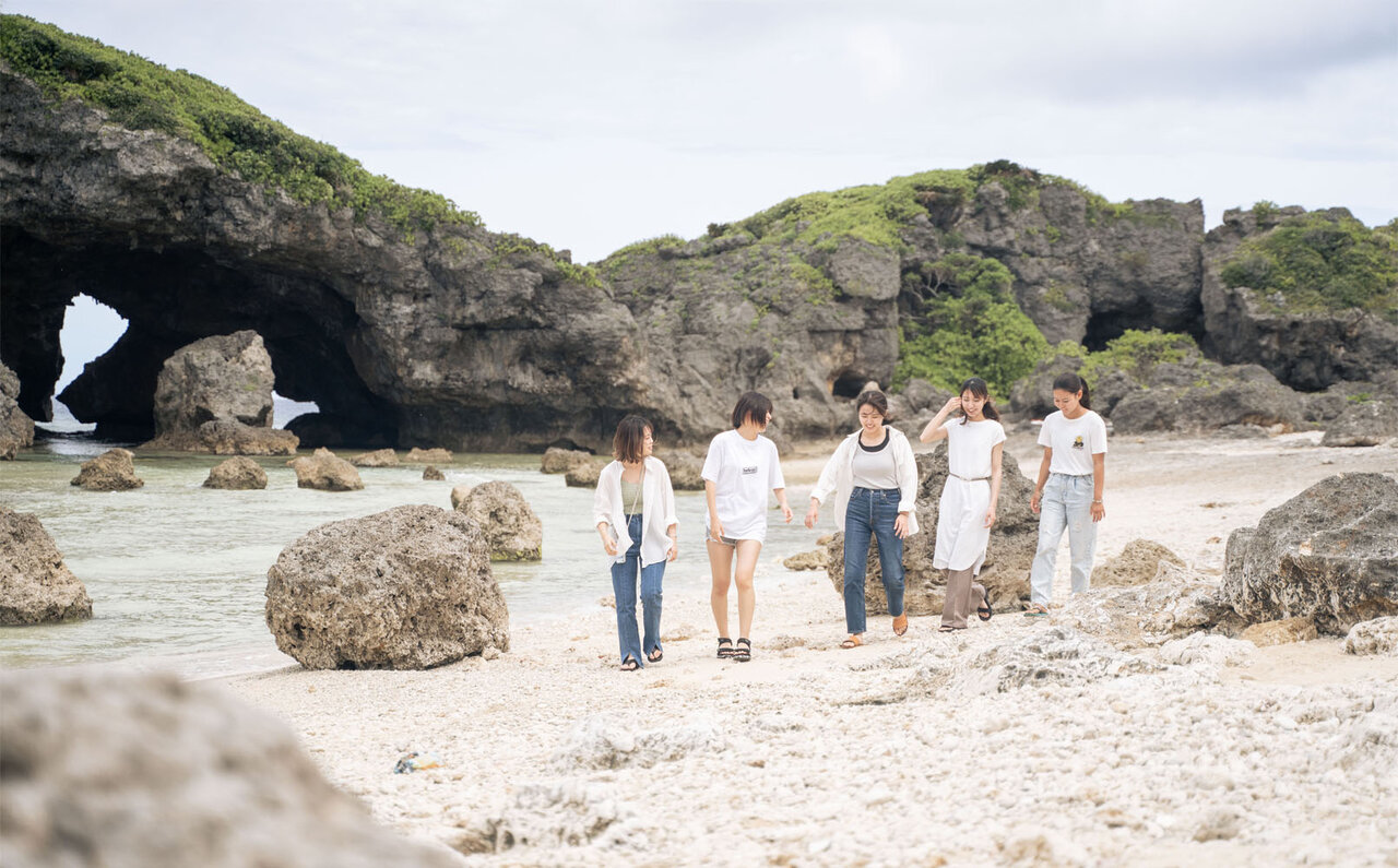 サンゴの村で地球の未来を考える、サンゴの植え付け体験|サスティナブルオキナワ