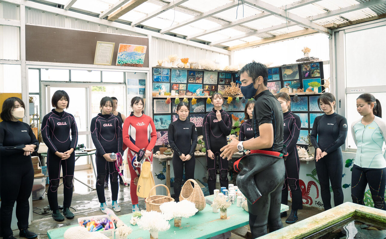 サンゴの村で地球の未来を考える、サンゴの植え付け体験｜サスティナブルオキナワ