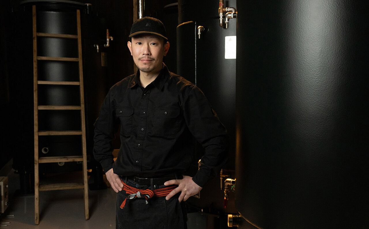 1人の杜氏が手作業で造ってます! 日本酒を新定義する令和生まれの酒蔵の哲学を味わう|suginomori brewery