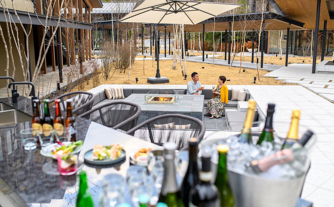 愛犬とともに軽井沢の自然を満喫するドッグフレンドリーテラスがオープン|HOTEL INDIGO KARUIZAWA