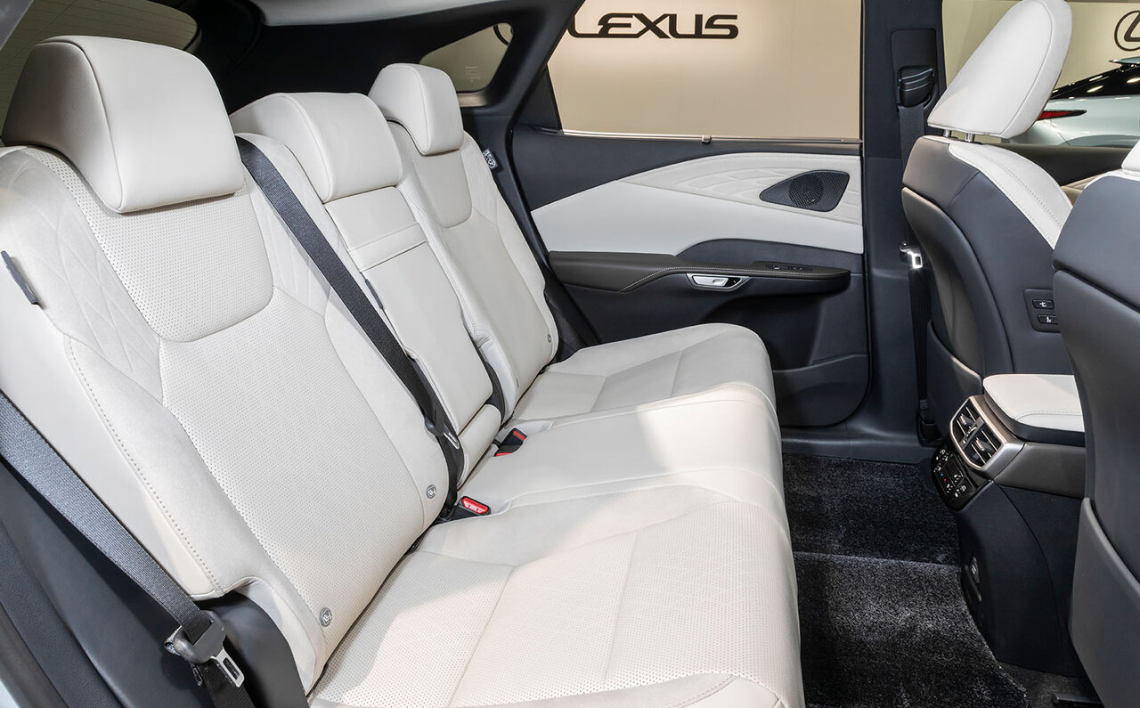 コアモデルだからこそ変革に挑戦──新型レクサス「RX」の進化に迫る｜LEXUS